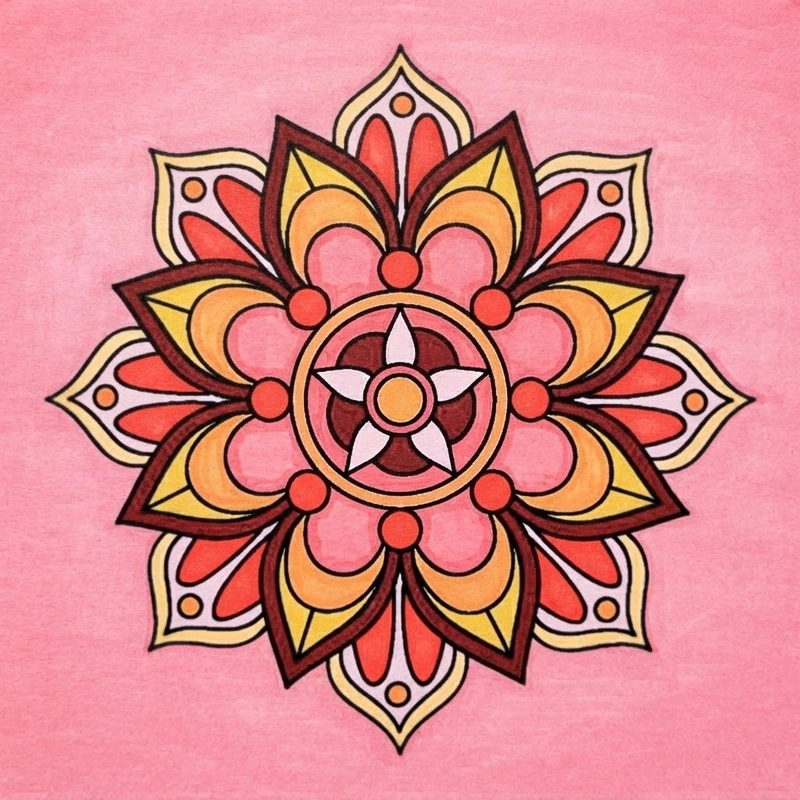 52 pages de coloriage de mandalas : des motifs complexes pour se détendre